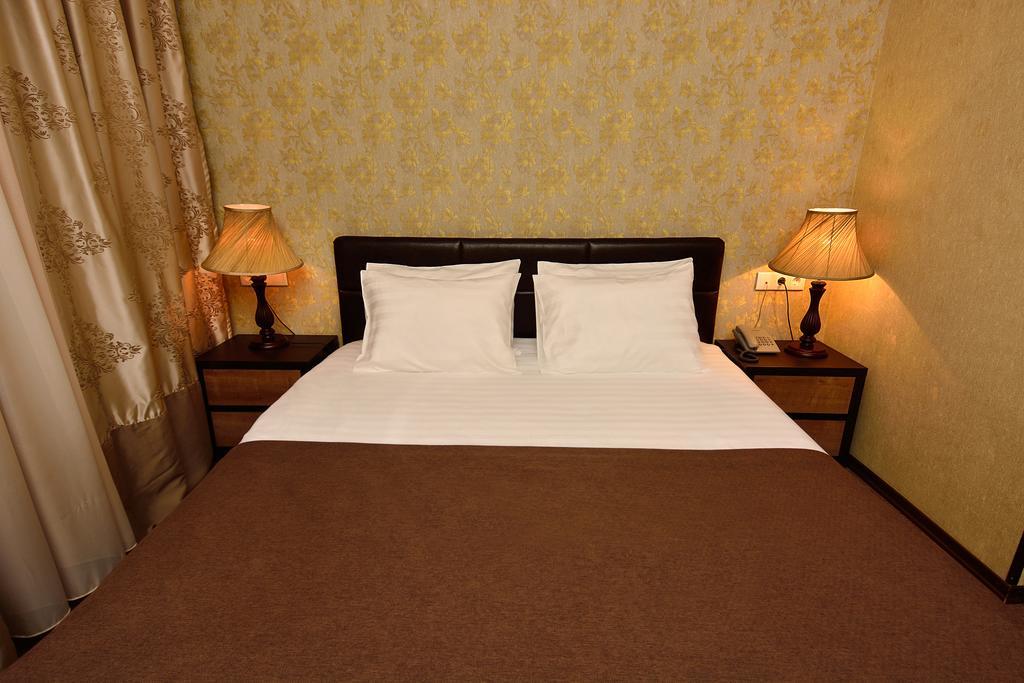 King David Hotel Tbilisi Esterno foto